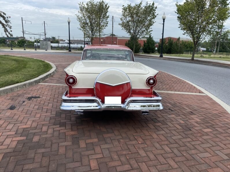 1957 Ford Fairlane 500 Skyliner