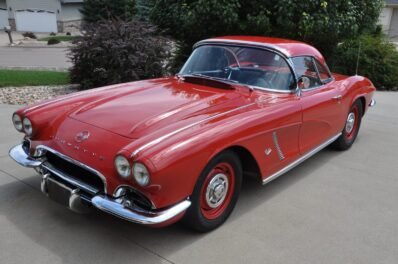 1962 Chevrolet Corvette 327/300 5-Speed