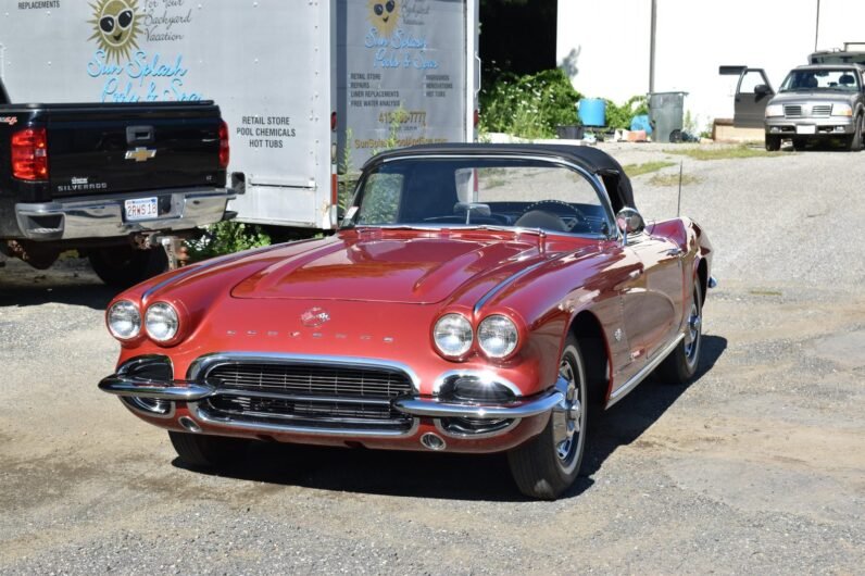 1962 Chevrolet Corvette Convertible 327/340 4-Speed