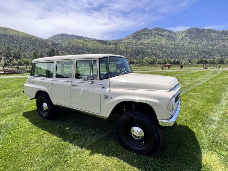 1967 International Harvester Travelall 1200B 4×4