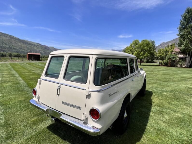 1967 International Harvester Travelall 1200B 4×4