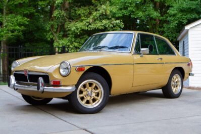 1973 MG MGB GT 5-Speed