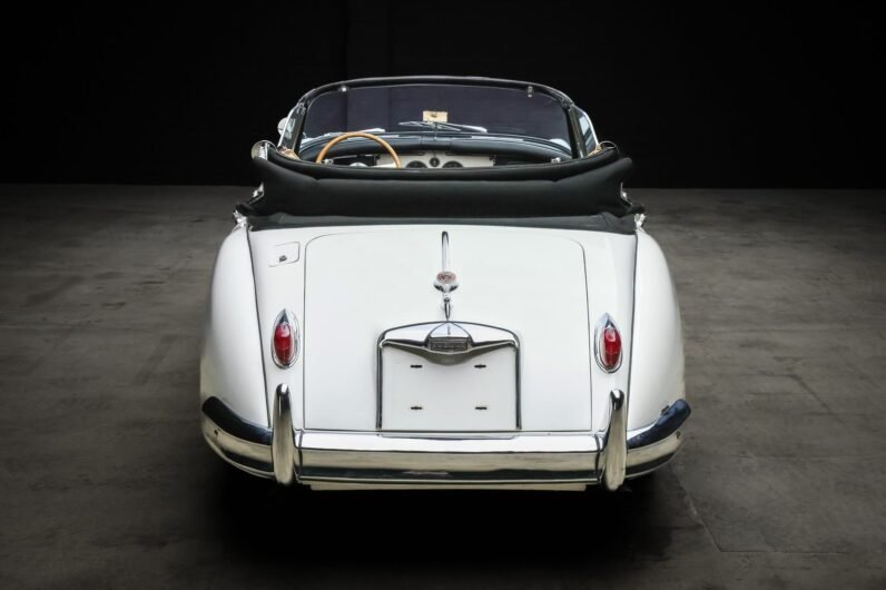 1958 Jaguar XK150 SE 3.4 Drophead Coupe 5-Speed