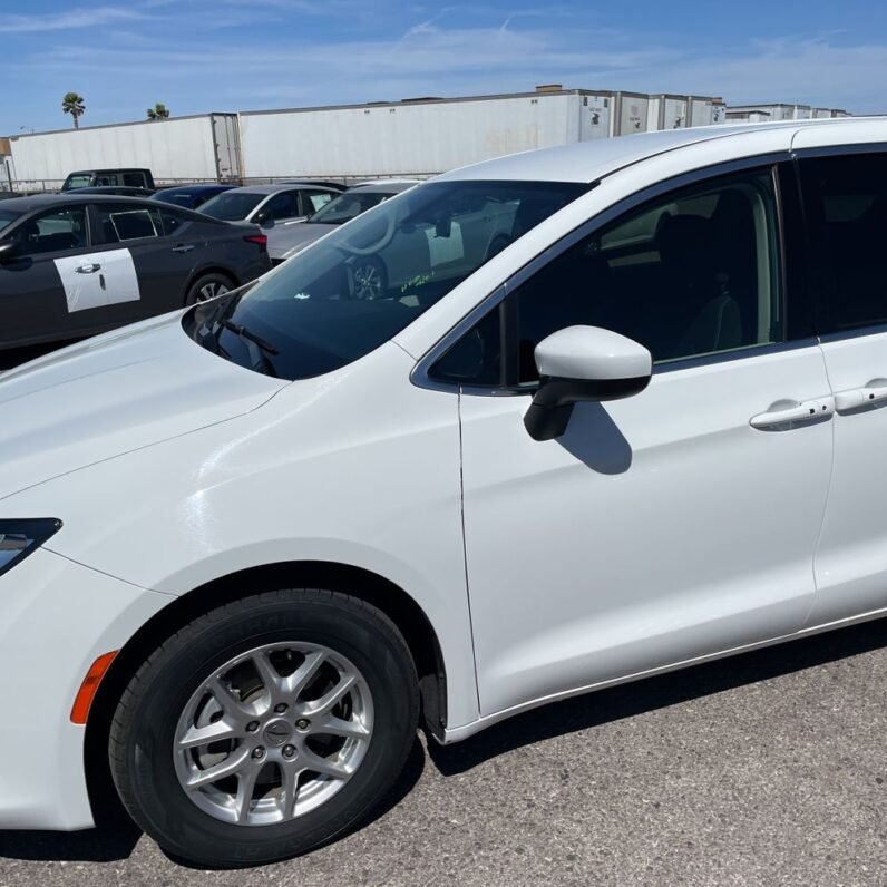 2022 Chrysler Voyager